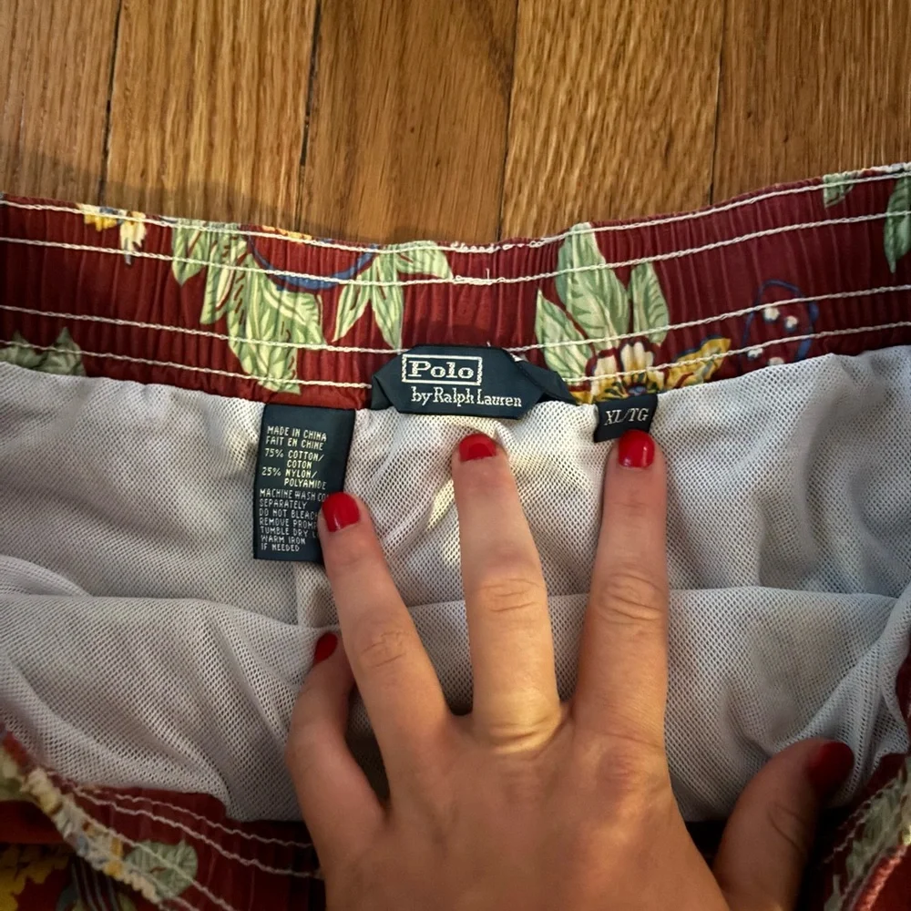 Ralph Lauren Red and Yellow Bermuda Shorts Vibrant Design - Picture 2 of 3